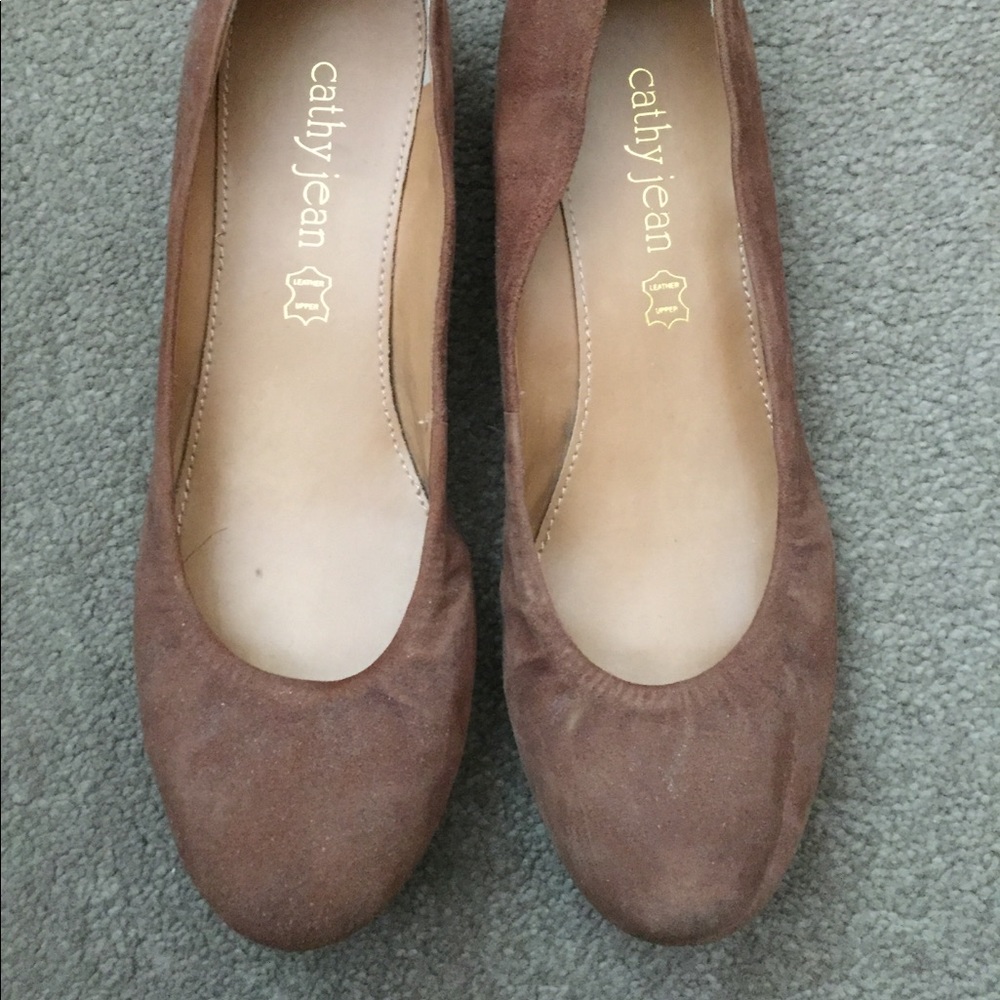 Cathy Jean mini wedge flat. Size 8.5.